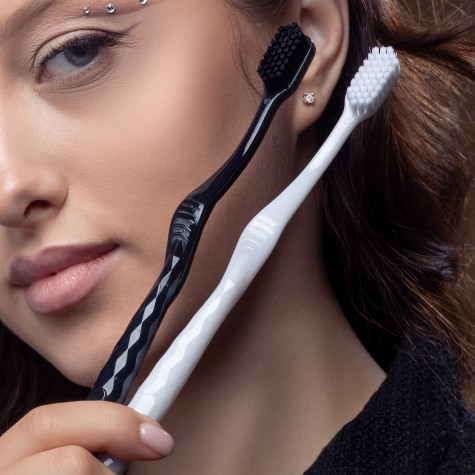 Набор зубных щеток Revyline SM6500 Duo Crystal, Black & White